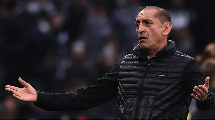 Ramón Díaz não tem mais margem para erros no Corinthians.