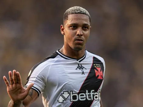 Se recuperando de lesão grave, David volta a treinar com bola no Vasco