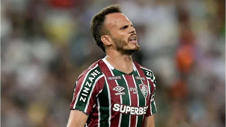 Renê em atividade pelo Fluminense em partida diante do Flamengo. Foto: Thiago Ribeiro/AGIF/Sipa USA/Alamy Live News