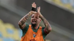 Felipe Melo critica arbitragem no clássico