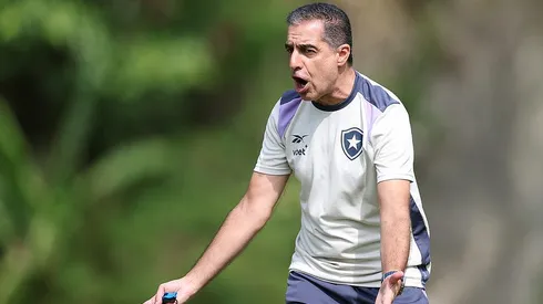 Renato Paiva no comando do Botafogo. Foto: Vitor Silva/Botafogo