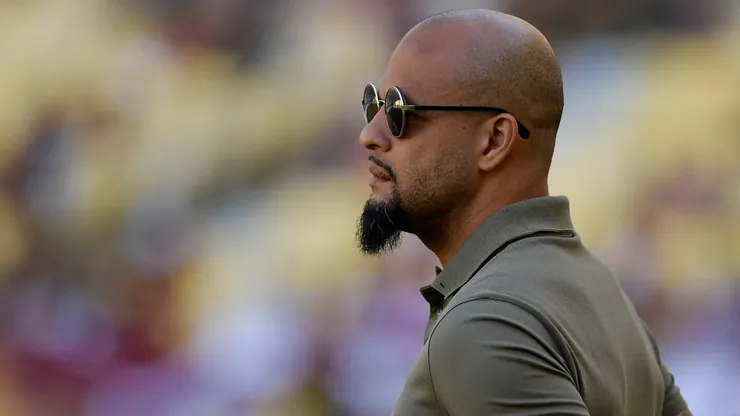 Felipe Melo, ex-jogador do Fluminense antes da partida contra o Botafogo no estadio Maracana pelo campeonato Carioca 2024. Foto: Thiago Ribeiro/AGIF