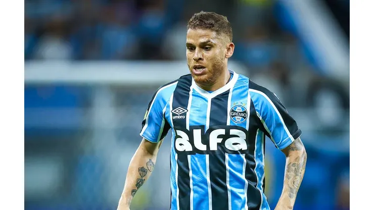 Cuéllar lesionou no Grêmio