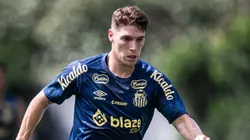 Rollheiser trena no CT Rei Pelé