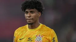 Hugo Souza em ação pelo Corinthians. Foto: Thiago Ribeiro/AGIF