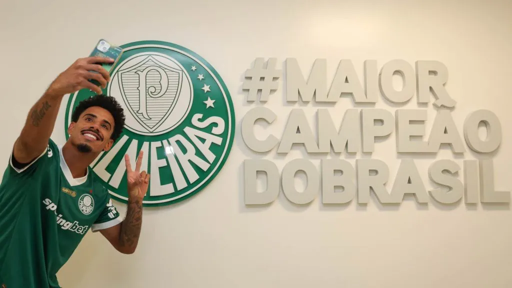 Lucas Evangelista é o sétimo reforço do Verdão para a temporada 2025 (Foto: Cesar Greco/Palmeiras/by Canon)