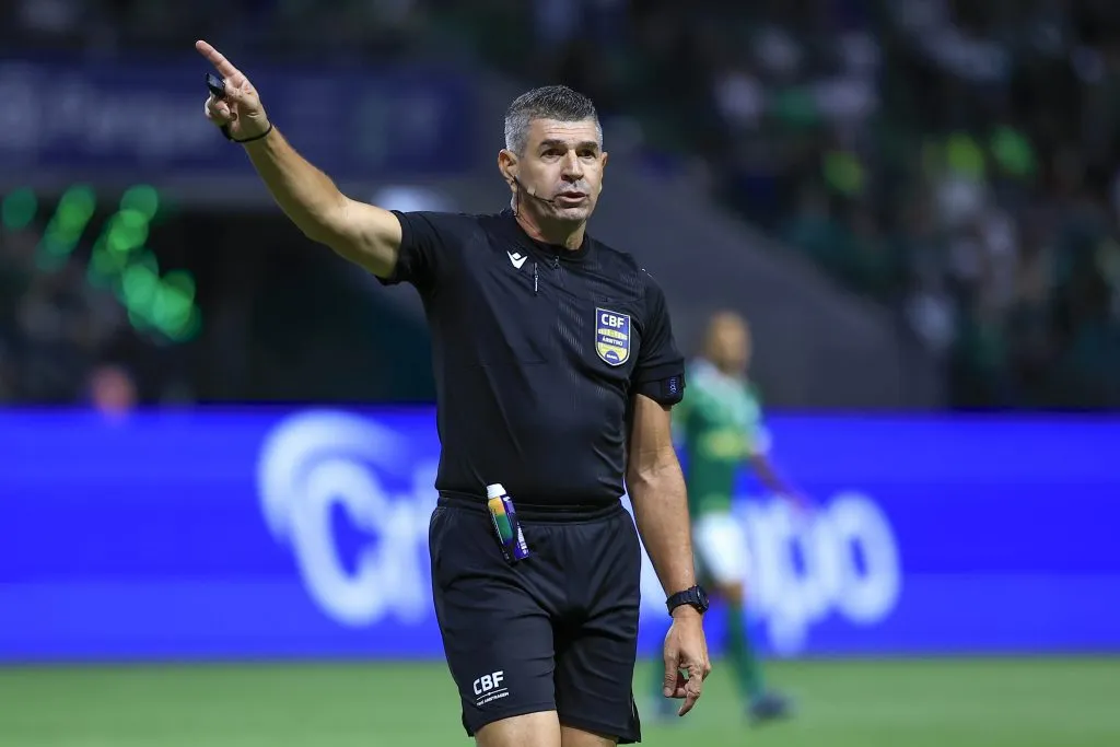 Marcelo de Lima Henrique vai apitar o clássico – Foto: Marcello Zambrana/AGIF
