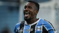 Ex-Internacional, Edenilson pode começar o jogo pelo meio do Grêmio