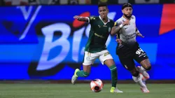 Estevao jogador do Palmeiras disputa lance com Memphis Depay jogador do Corinthians durante partida. Foto: Ettore Chiereguini/AGIF