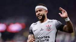 Depay em jogo pela Copa Libertadores