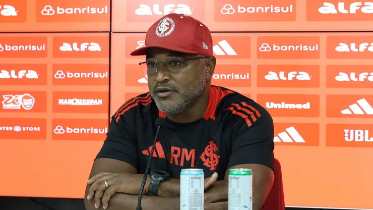 Roger durante a coletiva do Colorado de ontem (14).