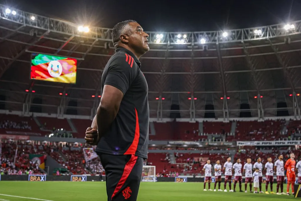 RS – PORTO ALEGRE – 01/03/2025 – GAUCHO 2025, INTERNACIONAL X CAXIAS – Roger Machado tecnico do Internacional durante partida contra o Caxias no estadio Beira-Rio pelo campeonato Gaucho 2025. Foto: Maxi Franzoi/AGIF