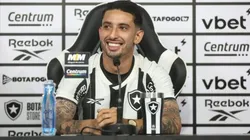 Santiago Rodríguez sendo apresentado pelo Botafogo - Foto: Vitor Silva/Botafogo