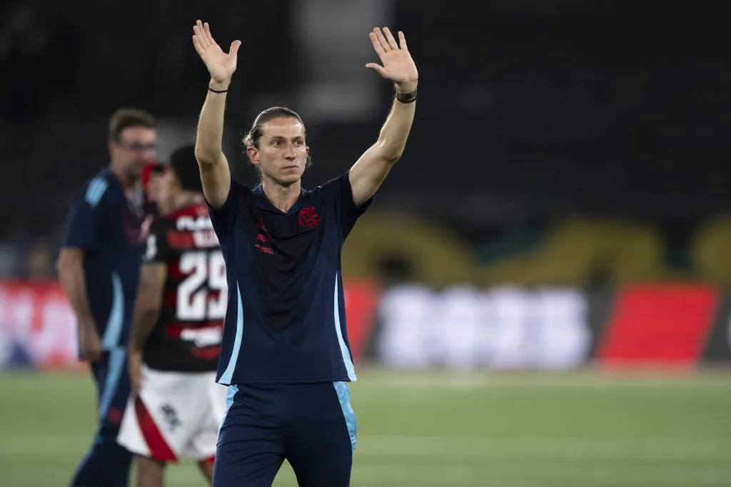 RJ – RIO DE JANEIRO – 01/03/2025 – CARIOCA 2025, VASCO X FLAMENGO – Filipe Luis tecnico do Flamengo apos partida contra o Vasco no estadio Engenhao pelo campeonato Carioca 2025. Foto: Jorge Rodrigues/AGIF
