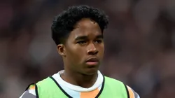Endrick durante aquecimento com o Real Madrid.
