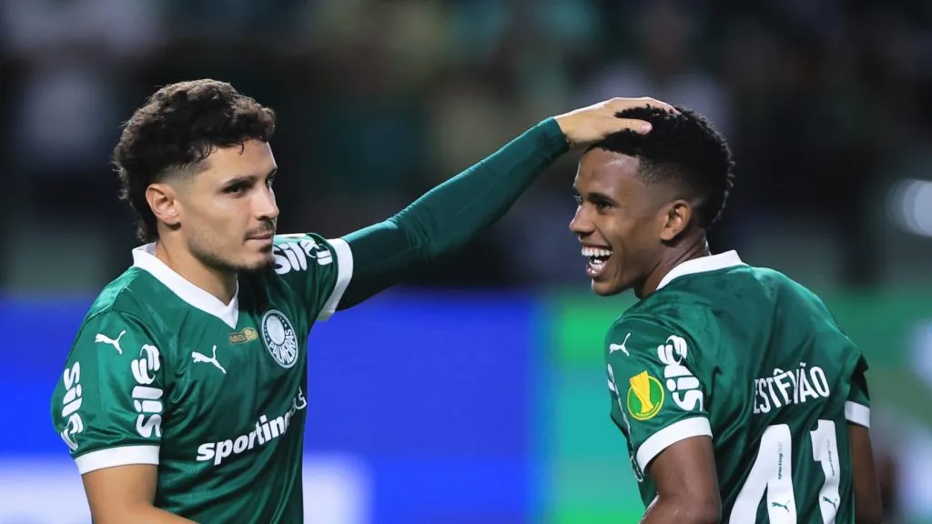 Foto: Ettore Chiereguini/AGIF – Palmeiras de Veiga inicia final contra o Corinthians neste domingo (16).