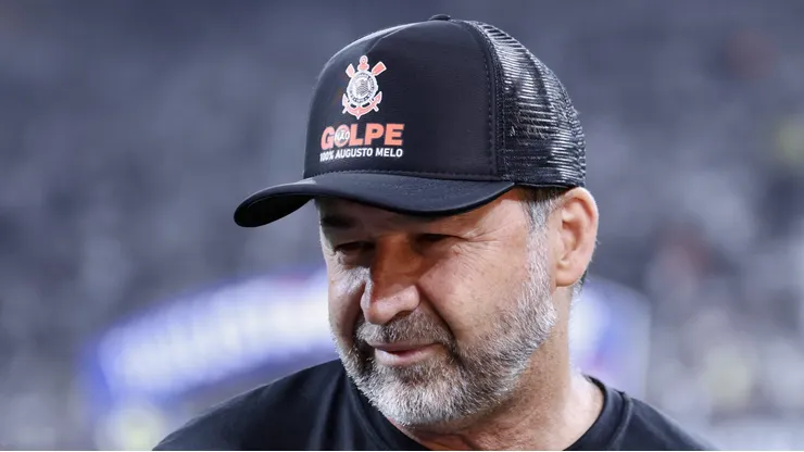 Augusto Melo analisa troca na comissão técnica corinthiana.