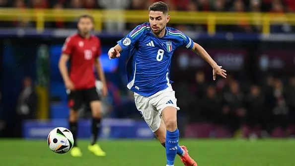Jorginho durante partida. Foto: Claudio Villa/Getty Images for FIGC