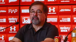 Marco Aurélio Cunha durante coletiva de imprensa no CT da Barra Funda.