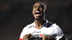André Silva, jogador do São Paulo, comemora seu gol durante partida contra o Portuguesa no estadio Pacaembu pelo campeonato Paulista 2025. Foto: Marcello Zambrana/AGIF