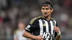 Meio-campista Gustavo Scarpa está fora contra o Caracas pelo nascimento do filho - Foto: Gilson Lobo/AGIF.