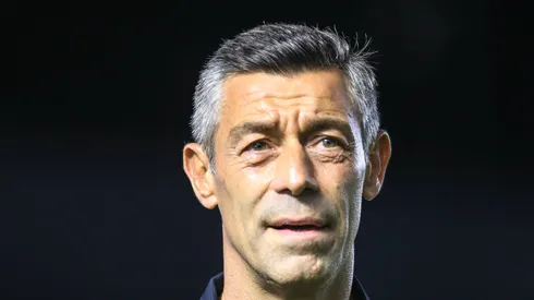 Caixinha fica preocupado com últimas notícias sobre o atacante.