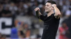 Garro, jogador do Corinthians, comemora seu gol durante partida contra o Santos no estadio Arena Corinthians pelo campeonato Paulista 2025. Foto: Marcello Zambrana/AGIF