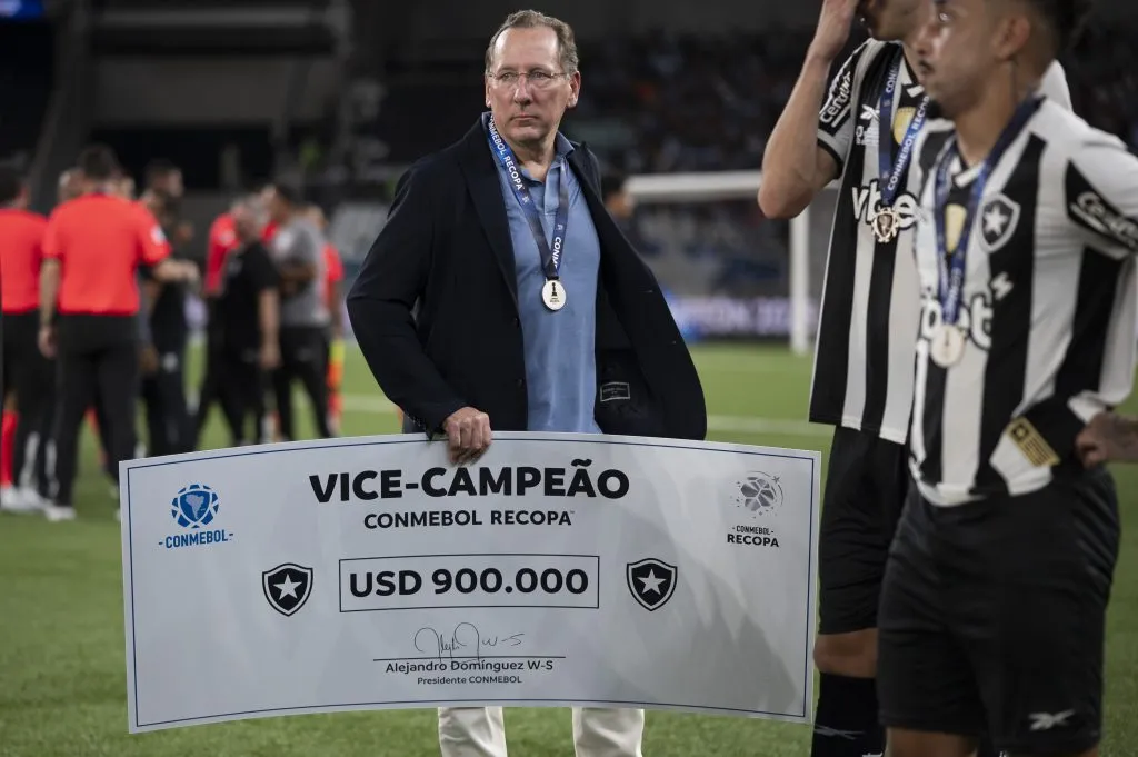 John Textor dono da saf do Botafogo após perder partida contra o Racing – Foto: Jorge Rodrigues/AGIF