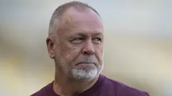Mano Menezes durante partida do Flu no estadual.