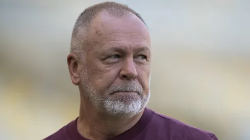 Mano Menezes durante partida do Flu no estadual.