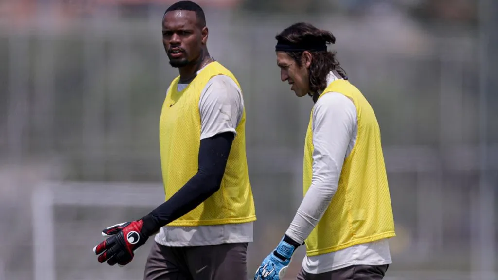 Carlos Miguel e Cássio em treinamento. Foto: Rodrigo Coca/Ag. Corinthians