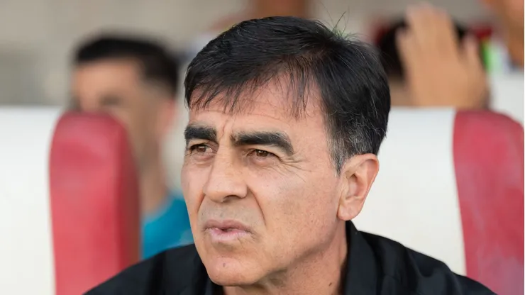 Gustavo Quinteros busca motivar jogadores antes da final.