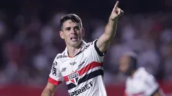 Oscar jogador do São Paulo comemora seu gol durante partida contra o Corinthians no estádio Morumbi pelo campeonato Paulista 2025.