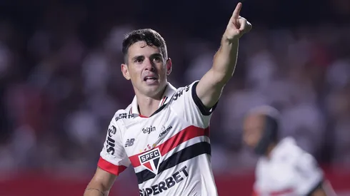 Oscar jogador do São Paulo comemora seu gol durante partida contra o Corinthians no estádio Morumbi pelo campeonato Paulista 2025.