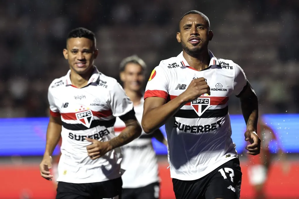 SP – SAO PAULO – 29/01/2025 – PAULISTA 2025, PORTUGUESA X SAO PAULO – Andre Silva jogador do Sao Paulo comemora seu gol durante partida contra o Portuguesa no estadio Pacaembu pelo campeonato Paulista 2025. Foto: Marcello Zambrana/AGIF