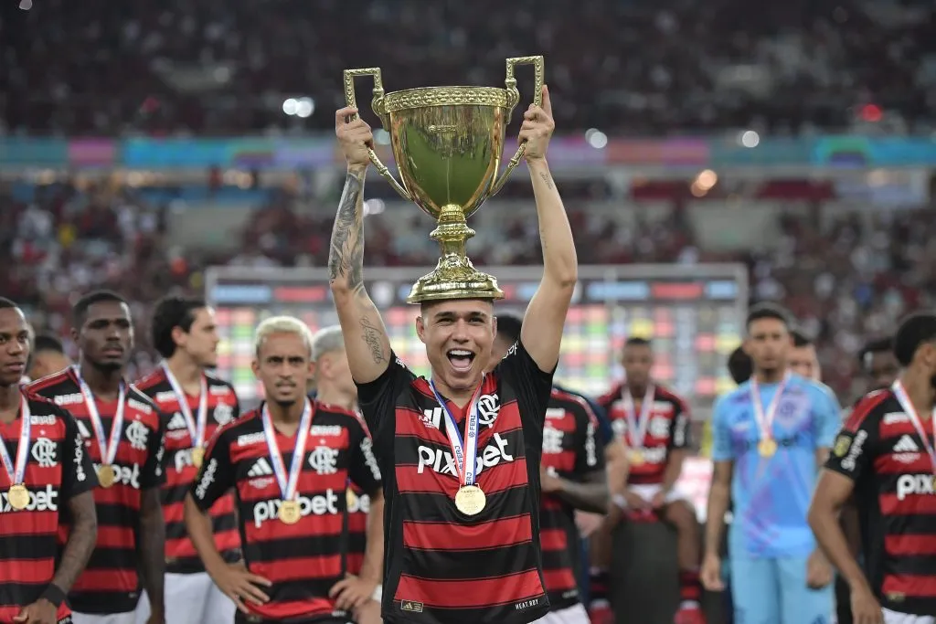 Luiz Araujo jogador do Flamengo comemora título do Campeonato Carioca 2025. Foto: Thiago Ribeiro/AGIF