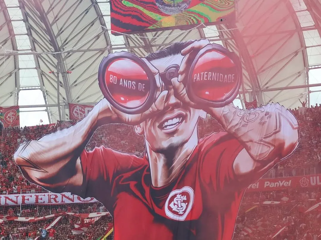 Mosaico da torcida colorada no estádio Beira-Rio em Porto Alegre na final do Campeonato Gaúcho contra o Grêmio. Foto: R. Duarte/Internacional