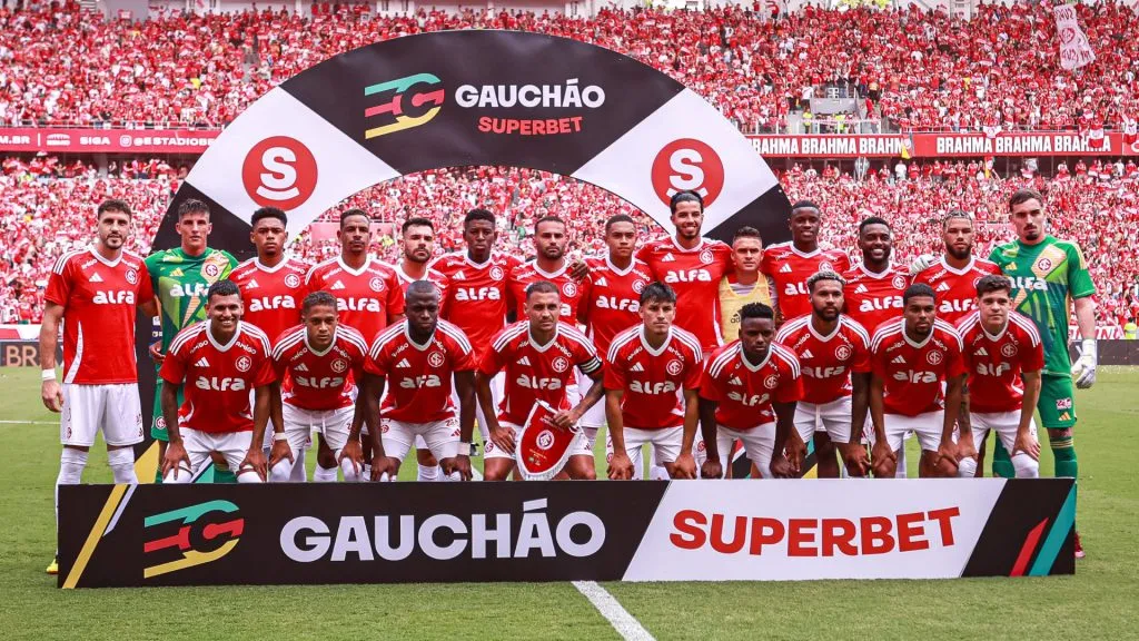 Jogadores do Internacional antes da decisão do Campeonato Gaúcho – Foto: Maxi Franzoi/AGIF