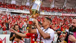 Destaque do Internacional, Fernando comemorando o título - Foto: Maxi Franzoi/AGIF