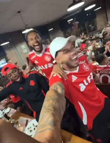 Kaique Rocha, Wesley e Vitão na comemoração – Foto: Reprodução / Instagram