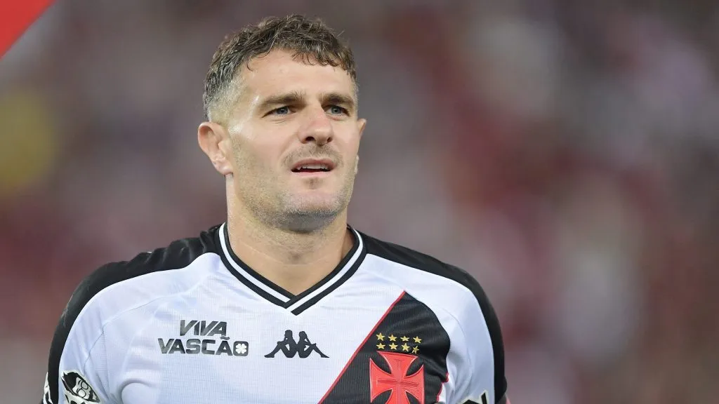 Vegetti, jogador do Vasco, durante partida contra o Flamengo, pelo Campeonato Carioca. Foto: Thiago Ribeiro/AGIF.