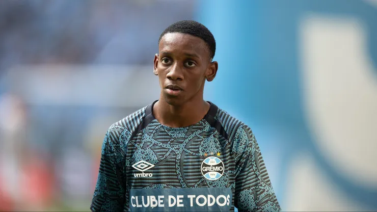 Gabriel Mec jogador do Grêmio durante partida contra o Internacional no estádio Arena do Grêmio pelo campeonato Gaúcho 2025.