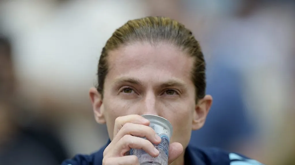 Foto: Alexandre Loureiro/AGIF – Filipe Luís barrou o atacante ex-Barcelona no Flamengo.