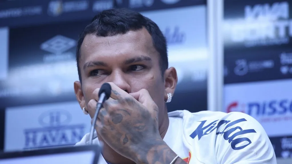 Foto: Reinaldo Campos/AGIF – Gabriel Veron se destacou contra o Coritiba e animou os santistas.