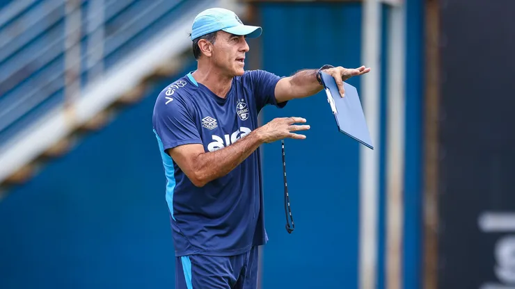 Gustavo Quinteros em treinamento do Grêmio. Foto: Lucas Uebel/Grêmio.