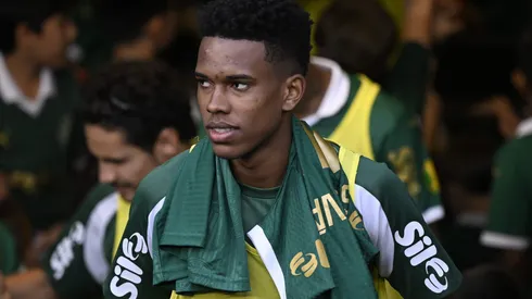 Estêvão se emocionou nos bastidores de Palmeiras x Corinthians após dérbi no Allianz