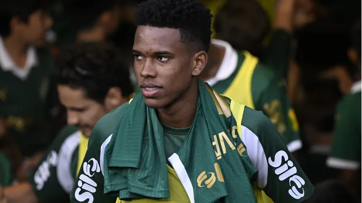Estêvão se emocionou nos bastidores de Palmeiras x Corinthians após dérbi no Allianz