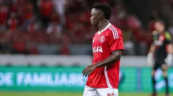 Carbonero, atacante colombiano do Internacional impressiona com a versatilidade em campo