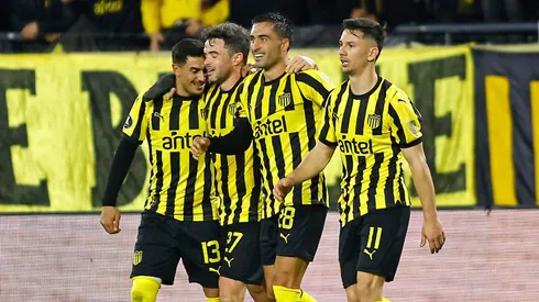 Peñarol pode disputar o Gauchão 2026. Foto: Ernesto Ryan/Getty Images