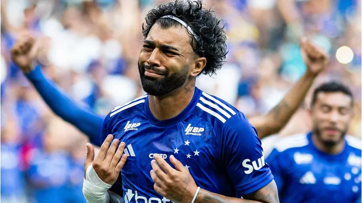 Gabigol comemorando gol durante partida entre Cruzeiro e América-MG, no Mineirão, pelo Campeonato Mineiro.